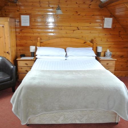 Old Castle Farm Guest House بريكون المظهر الخارجي الصورة