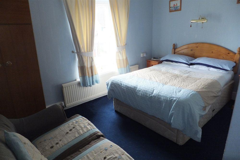 Old Castle Farm Guest House بريكون المظهر الخارجي الصورة