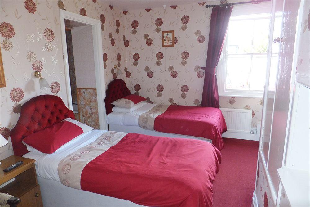 Old Castle Farm Guest House بريكون المظهر الخارجي الصورة