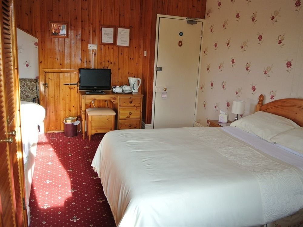 Old Castle Farm Guest House بريكون المظهر الخارجي الصورة
