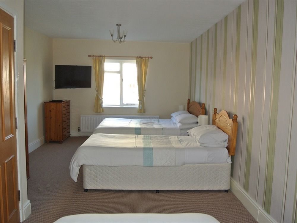 Old Castle Farm Guest House بريكون المظهر الخارجي الصورة